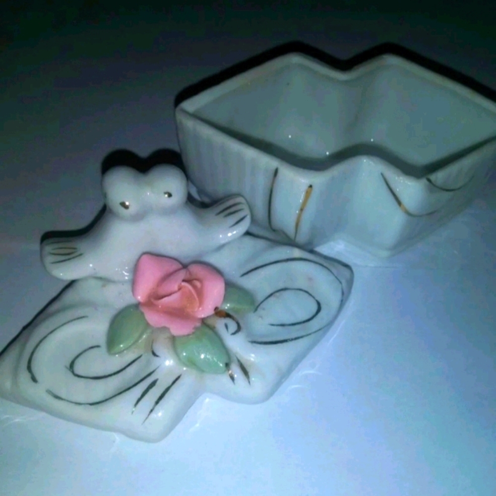 Vintage Ceramic Trinket/Jewelry Box